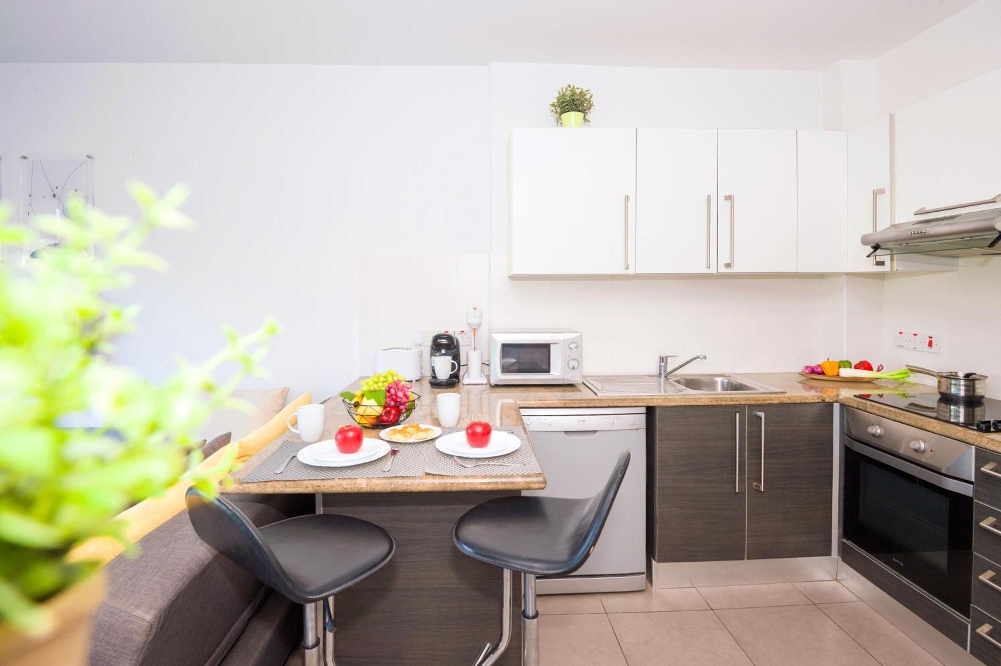 Lucile - Coralli Beachfront Apartment Paralimni Exterior foto
